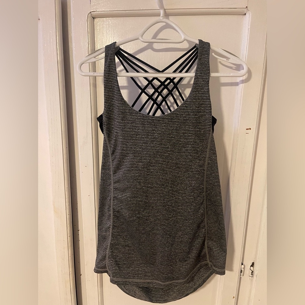 Lululemon women’s top with built in bra